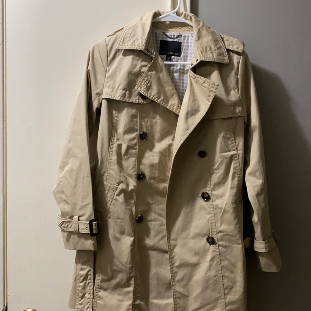 Banana Republic trench coat XS